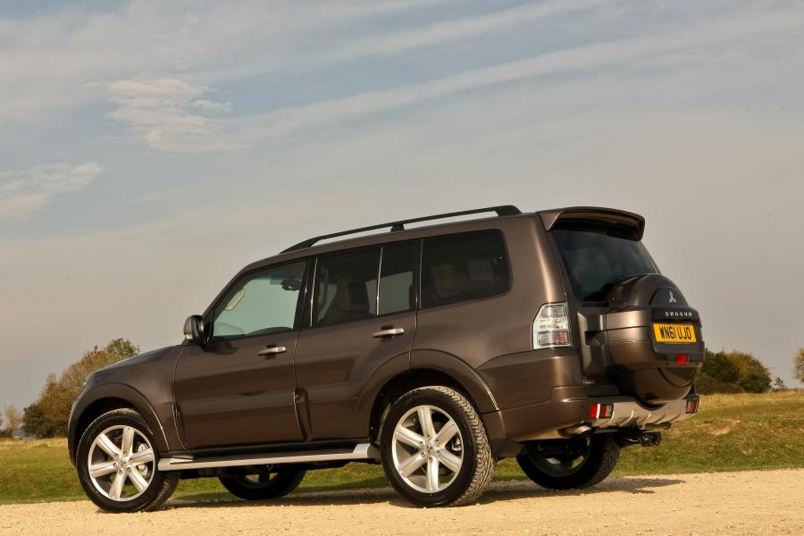  Mitsubishi Shogun 2012 года  (UK) (фото 12 из 17)